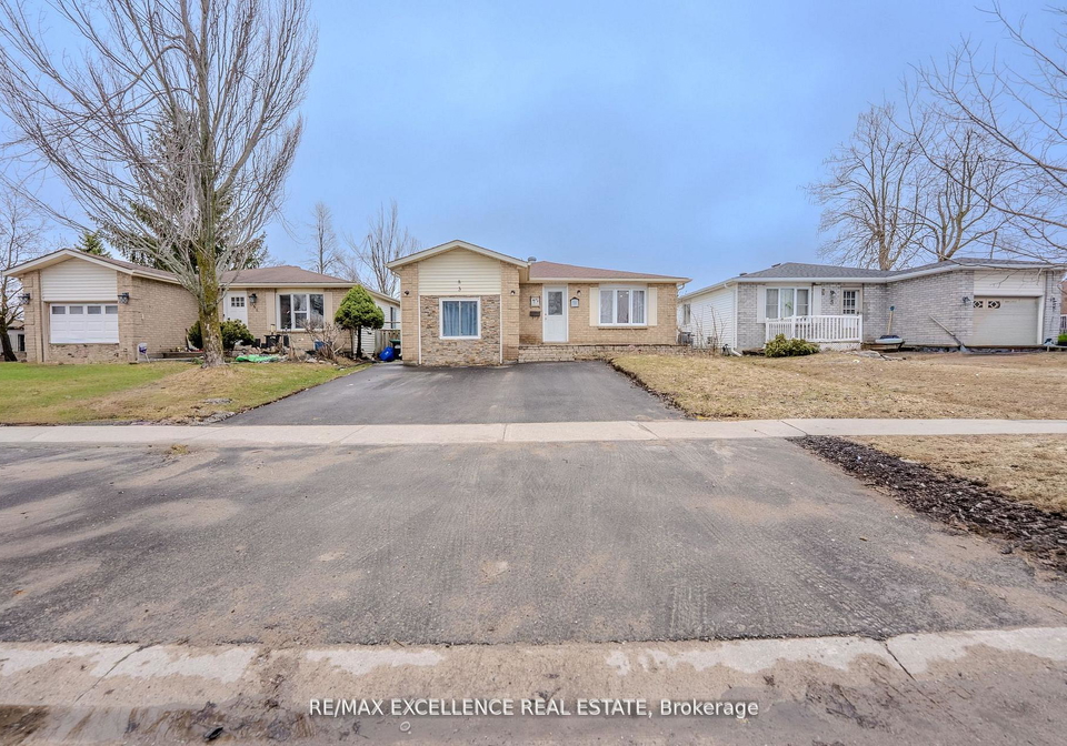 3-hickling-trail-barrie-ontario-s13143888