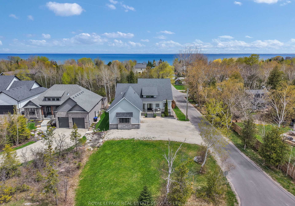 131-glenlake-boulevard-collingwood-ontario-s13144136