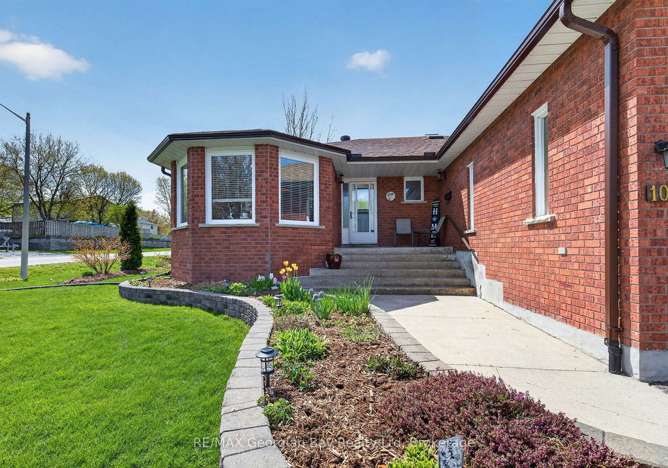 100-peel-street-penetanguishene-ontario-s13148858