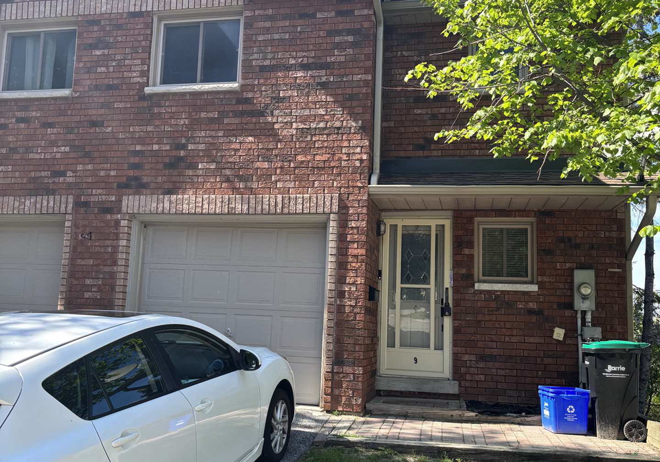 9-quail-crescent-barrie-ontario-s13153272
