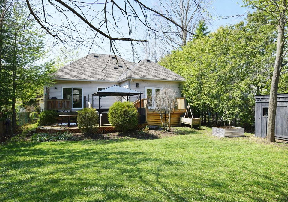 75-62nd-street-s-wasaga-beach-ontario-s13153830