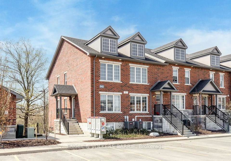 242-penetanguishene-road-barrie-ontario-s13153960