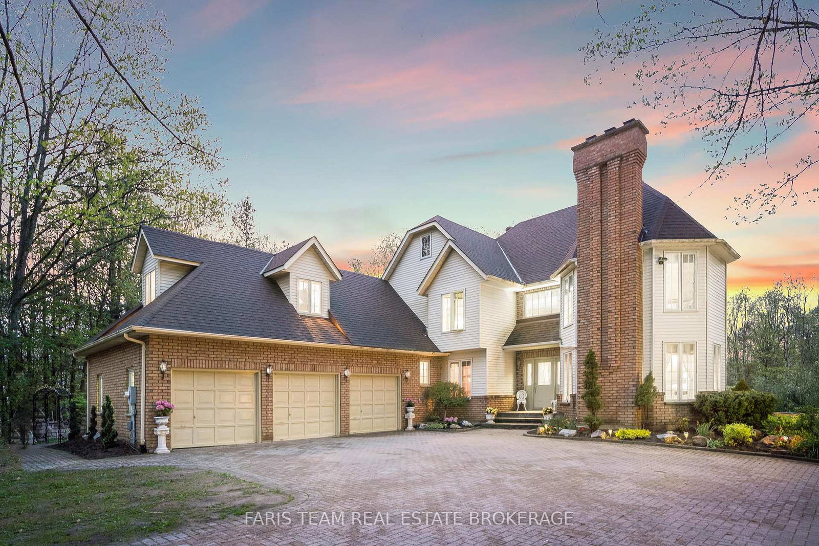 4-mills-circle-springwater-ontario-s13154774