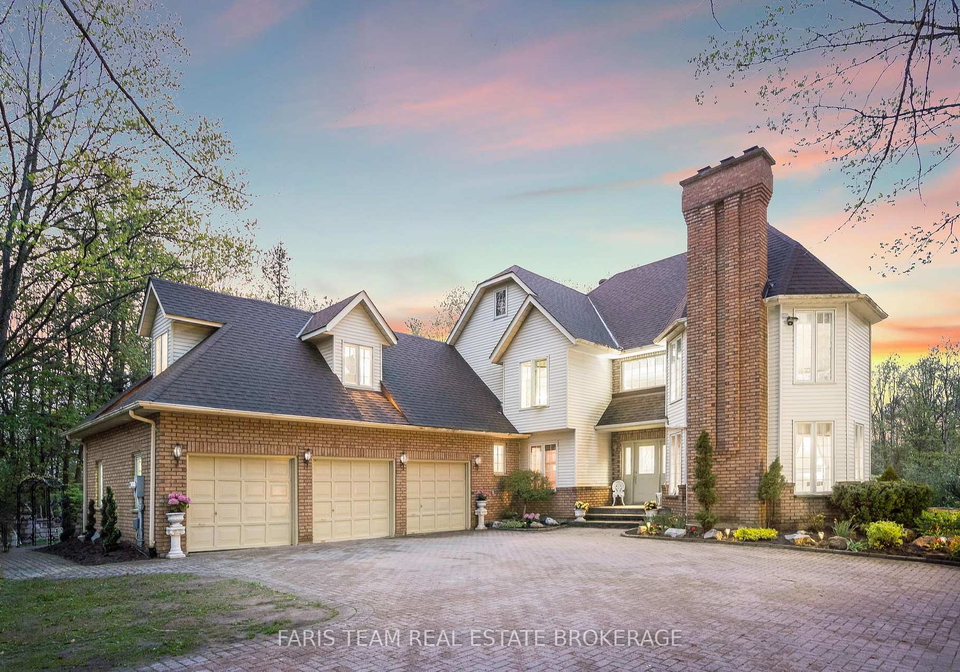 4-mills-circle-springwater-ontario-s13154774