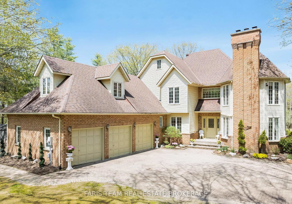 4-mills-circle-springwater-ontario-s13154774