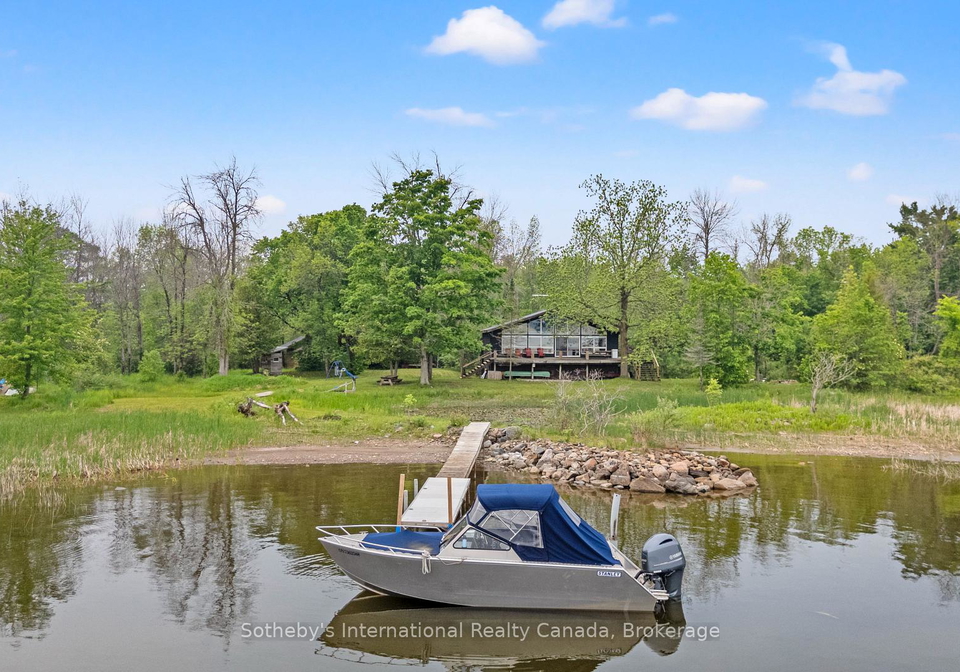 10-11-methodist-island-tay-ontario-s13159870
