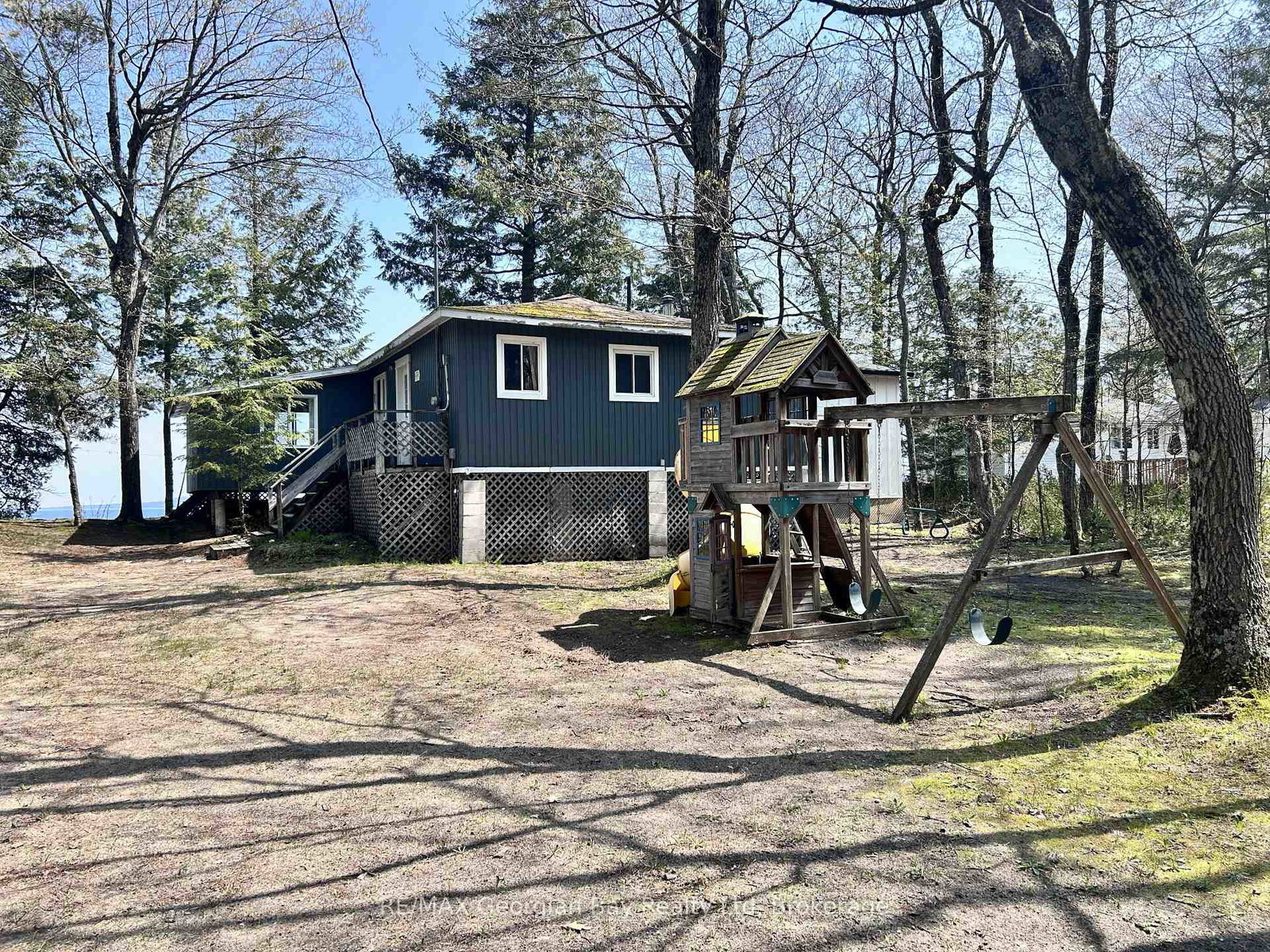 589-mkade-kegwin-miikan-road-christian-island-30-ontario-s13161928