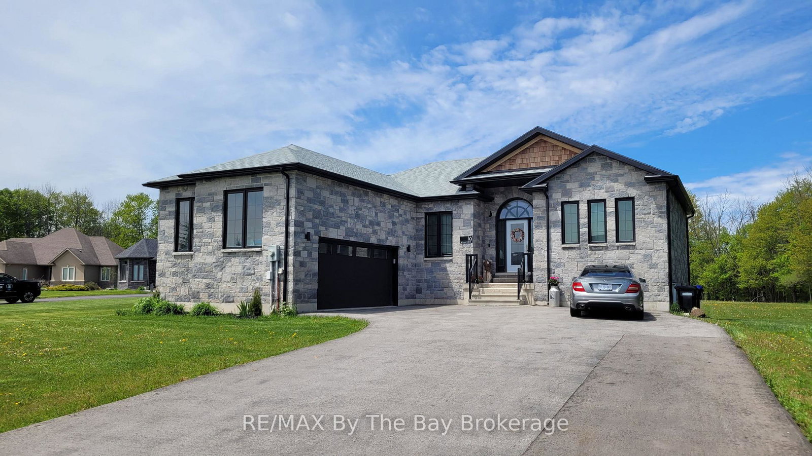 16-walnut-drive-wasaga-beach-ontario-s13164082