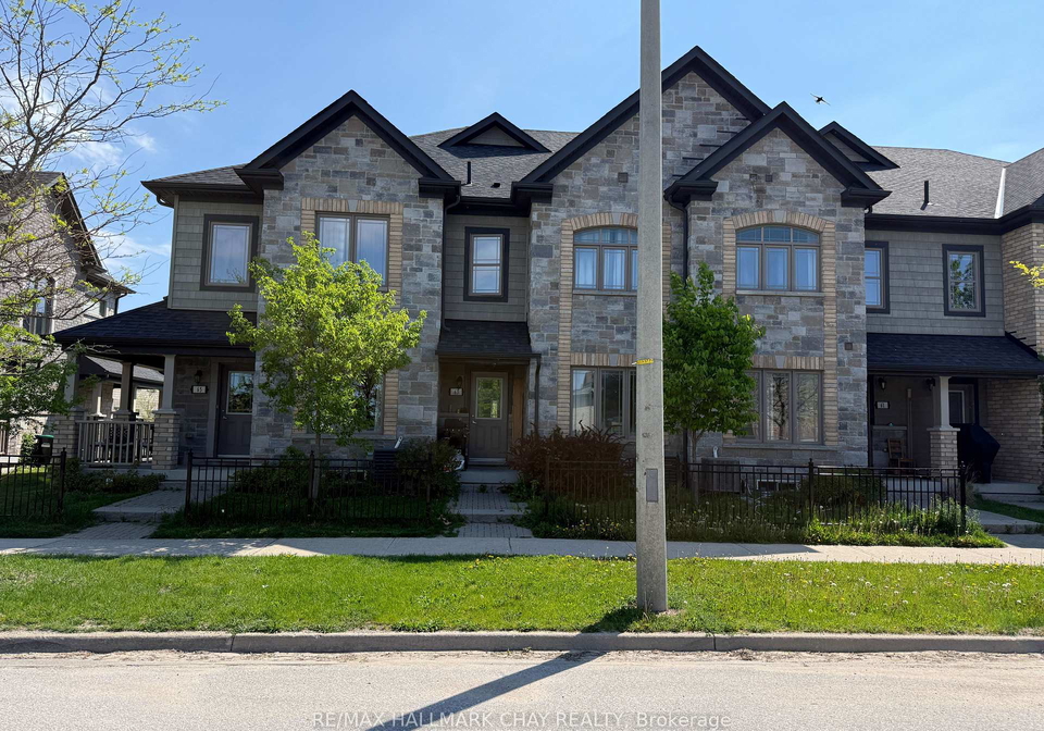 63-batteaux-street-barrie-ontario-s13173224