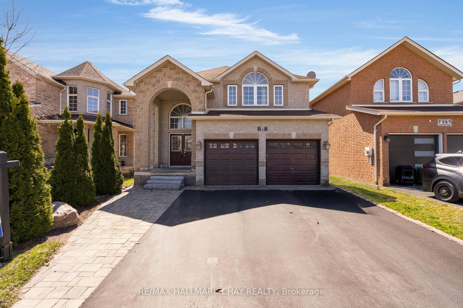 77-sovereigns-gate-barrie-ontario-s13173626