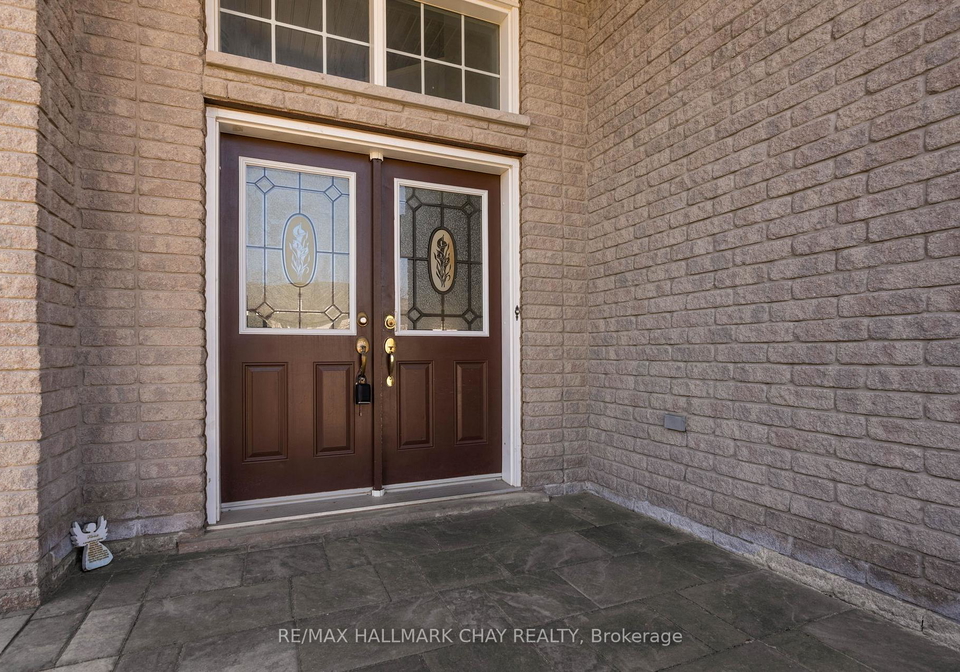 77-sovereigns-gate-barrie-ontario-s13173626