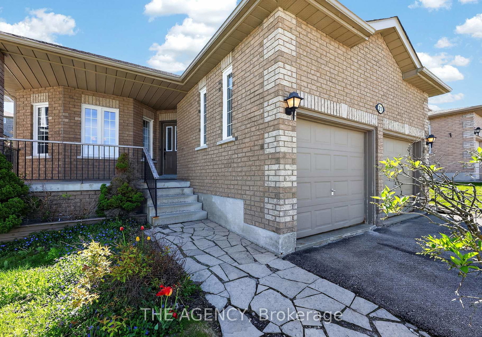 21-silver-trail-barrie-ontario-s13175036