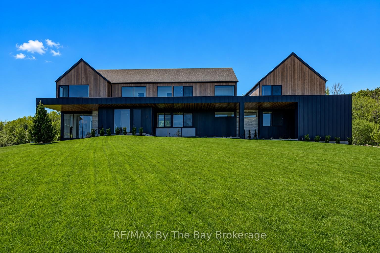 18-raintree-court-clearview-ontario-s13175748