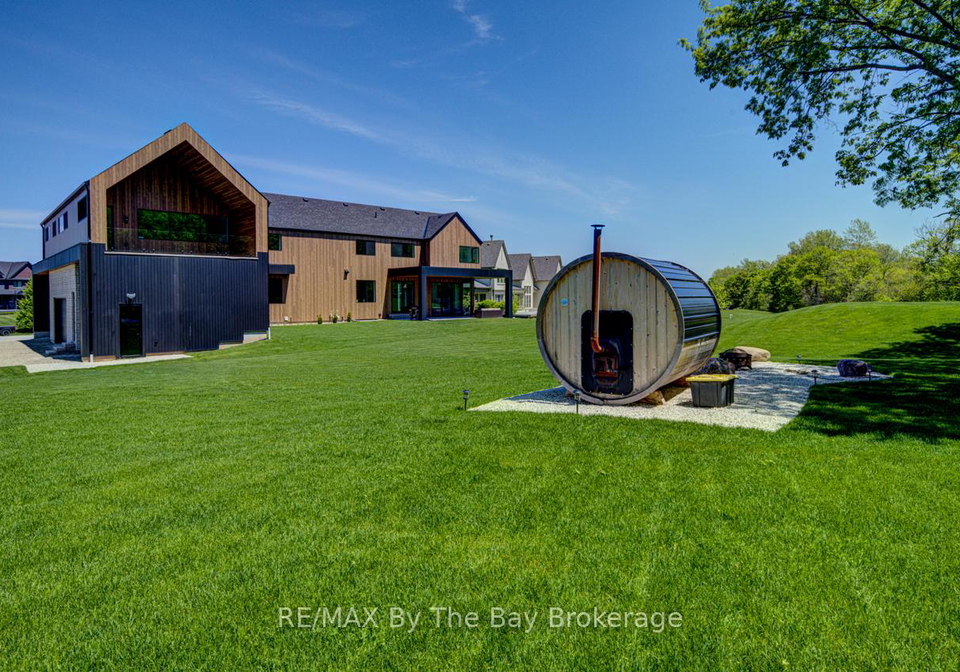 18-raintree-court-clearview-ontario-s13175748