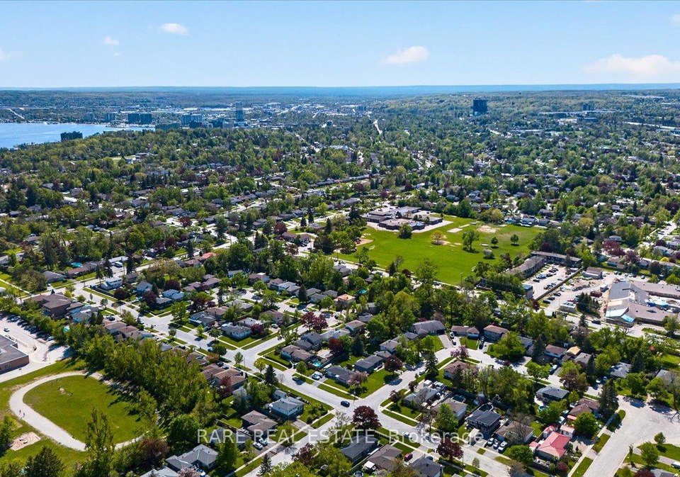 21-porter-crescent-barrie-ontario-s13175806