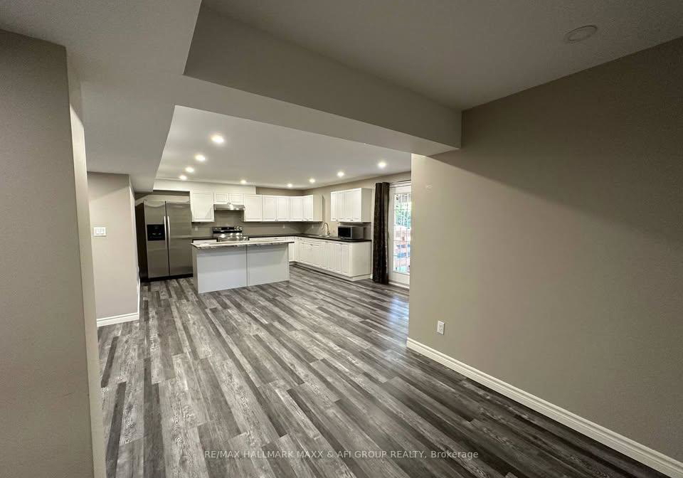 33-camelot-square-barrie-ontario-s13210656