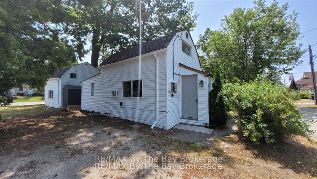 23-glen-street-wasaga-beach-ontario-s13212764