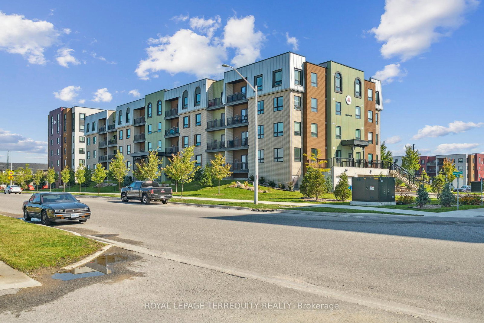 6-spice-way-barrie-ontario-s13215374