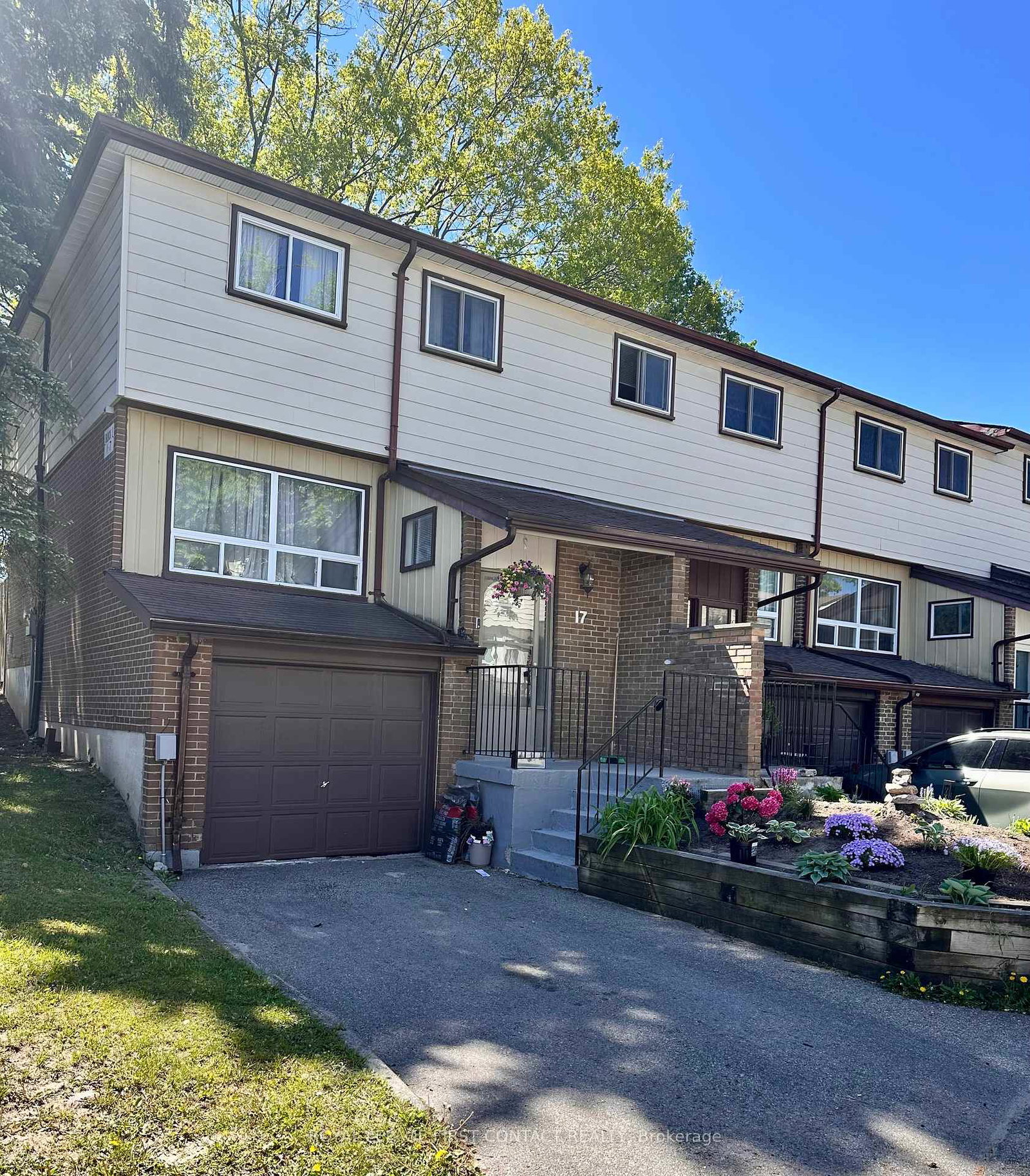 63-ferris-lane-barrie-ontario-s13215654