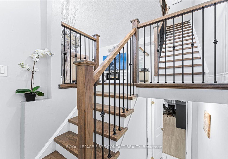 63-ferris-lane-barrie-ontario-s13215654
