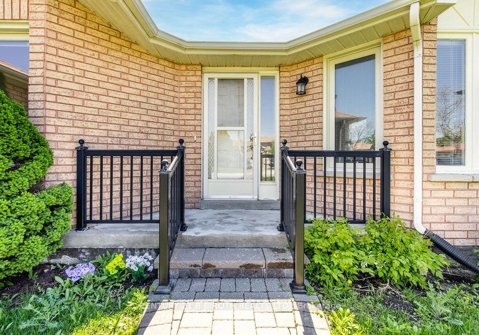 153-livingstone-street-w-barrie-ontario-s13216308