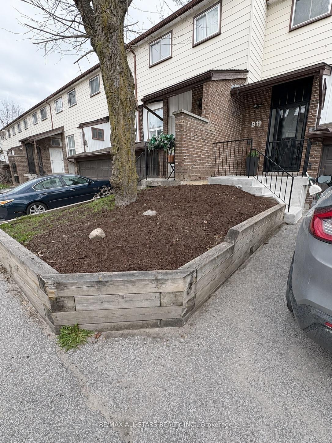 63-ferris-lane-barrie-ontario-s13217864