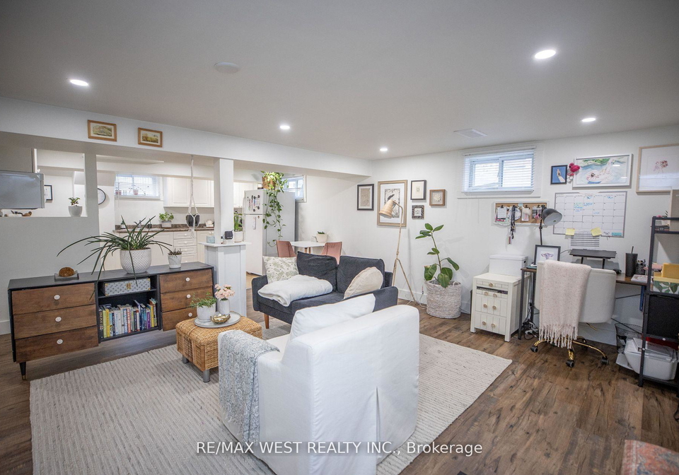 93-peel-street-barrie-ontario-s13218154