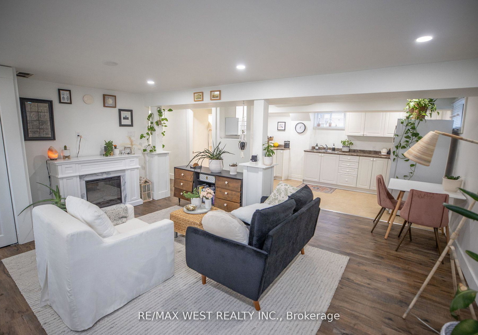 93-peel-street-barrie-ontario-s13218154