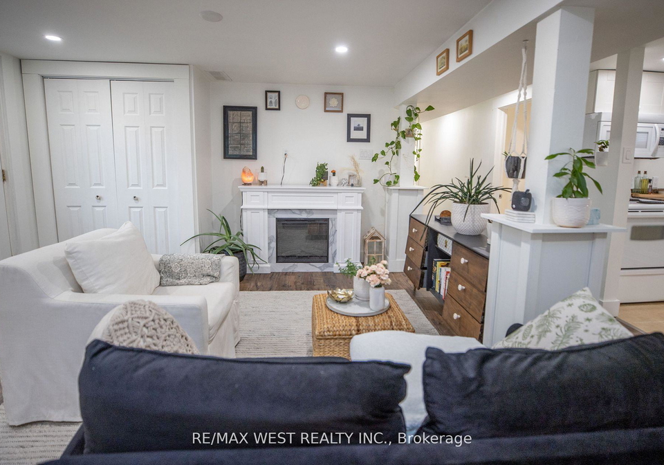 93-peel-street-barrie-ontario-s13218154