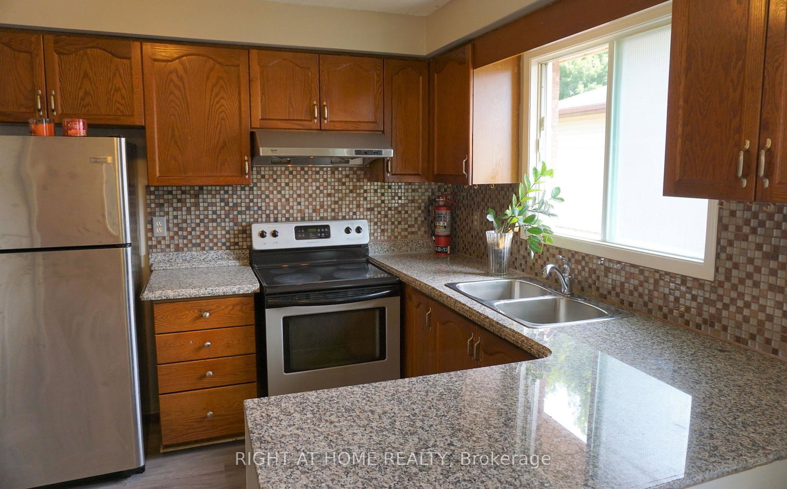 7-porritt-street-barrie-ontario-s13223740