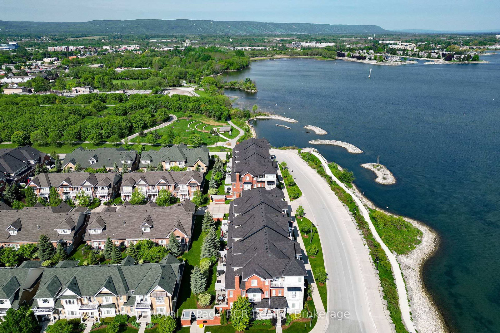 16-wheelhouse-crescent-collingwood-ontario-s13224392