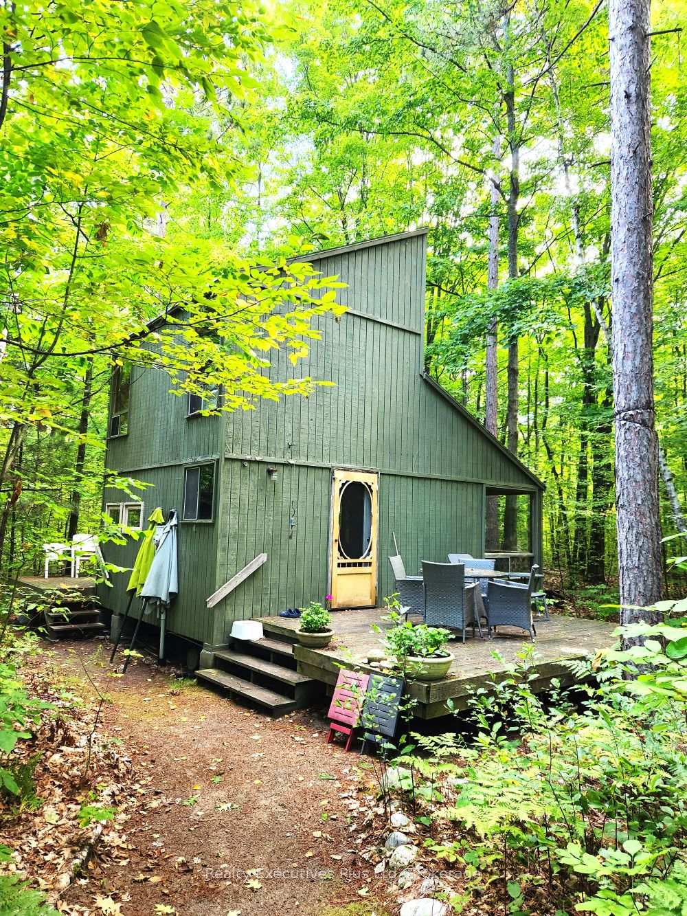 8-zhingo-miikaans-lane-christian-island-30-ontario-s13225576