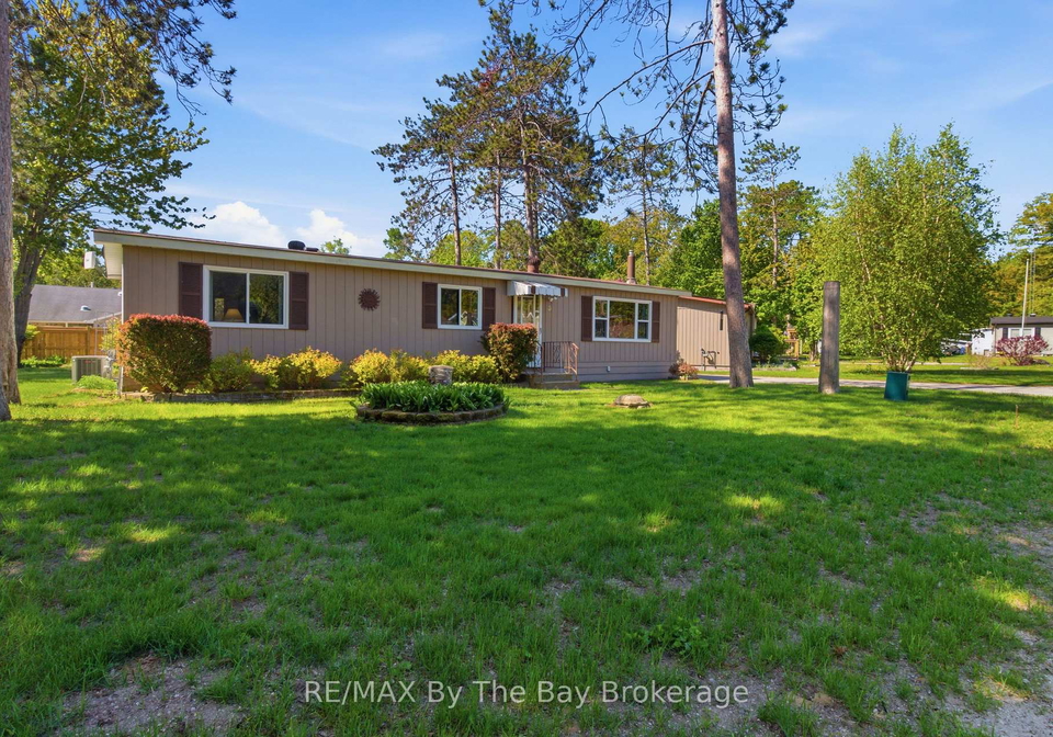 3-golf-avenue-wasaga-beach-ontario-s13226438