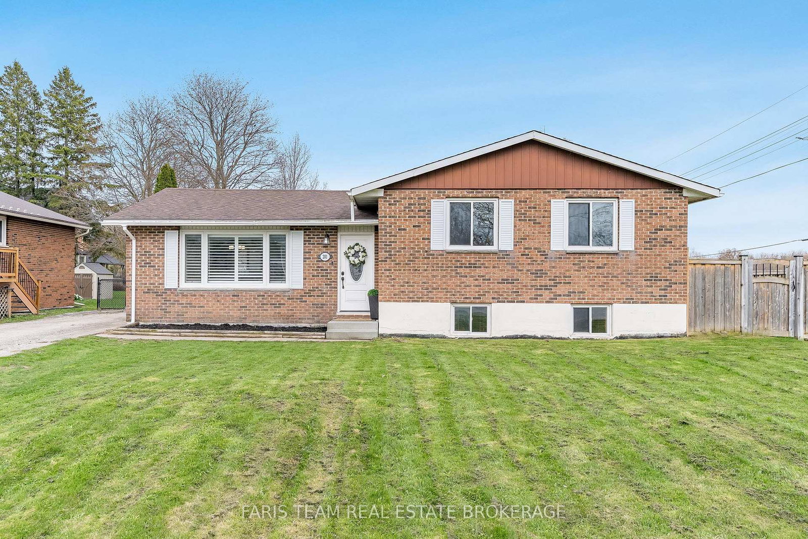 201-christopher-street-clearview-ontario-s13230172