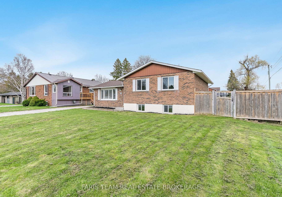 201-christopher-street-clearview-ontario-s13230172