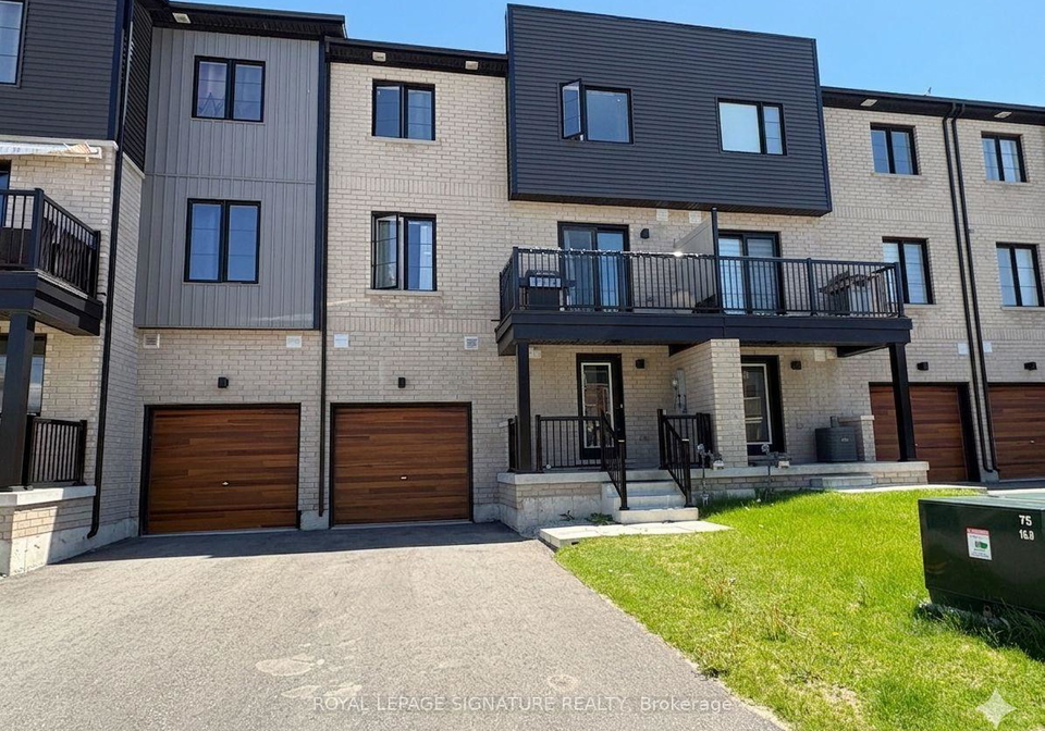36-silo-mews-barrie-ontario-s13231368