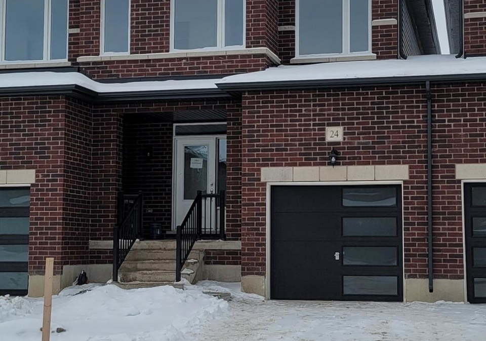 24-autumn-drive-wasaga-beach-ontario-s13231622