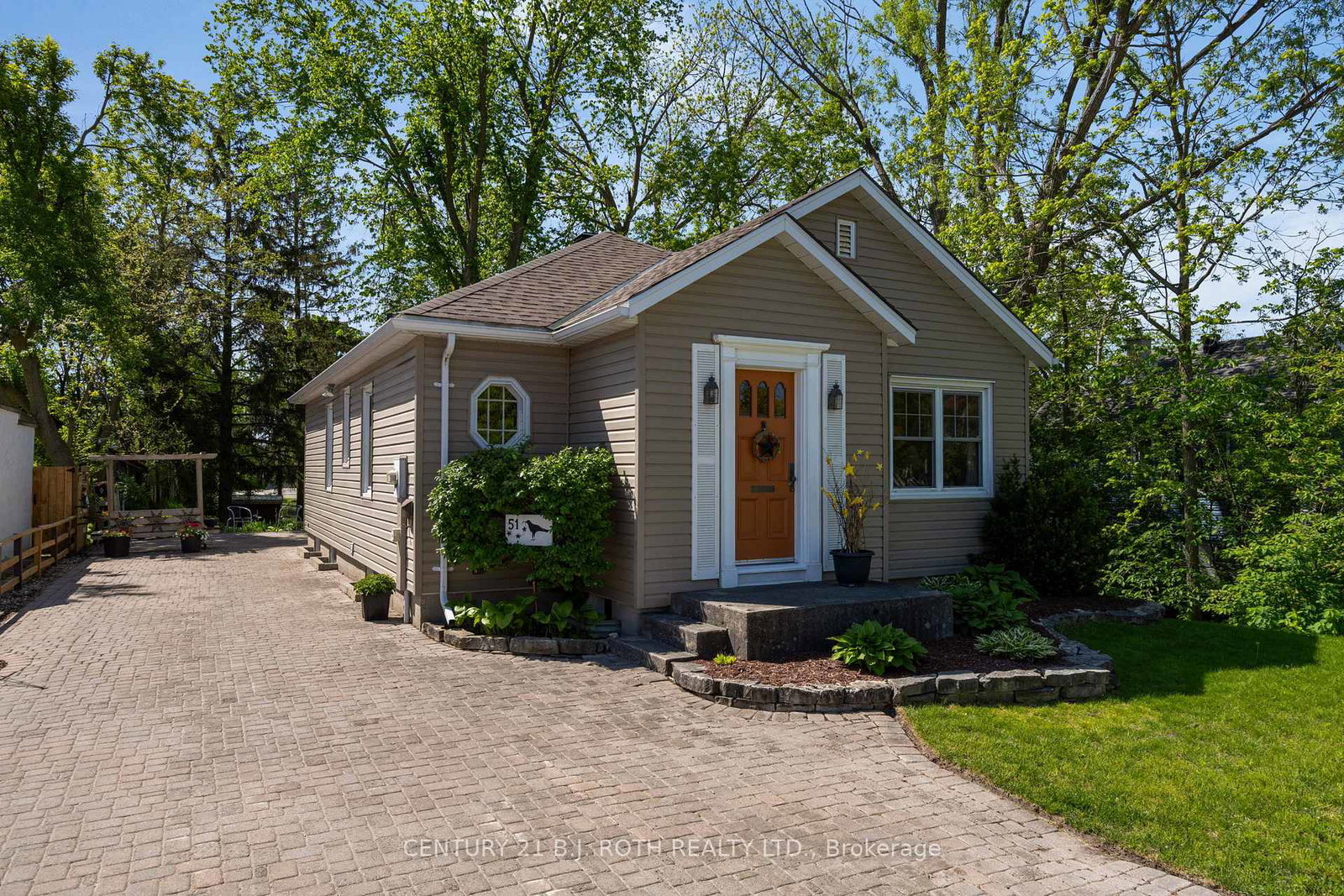 51-henry-street-barrie-ontario-s13242032