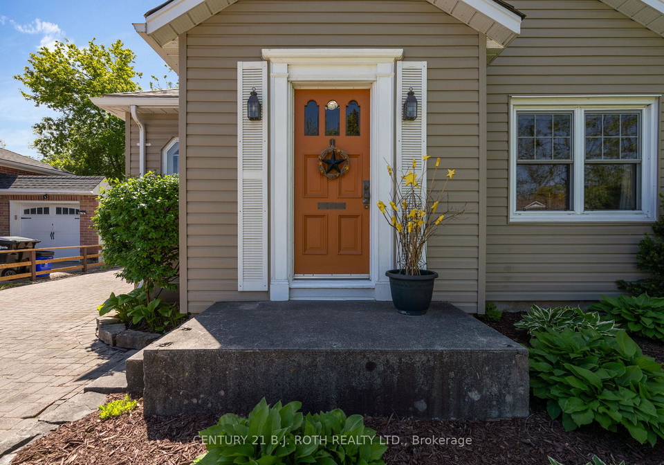 51-henry-street-barrie-ontario-s13242032