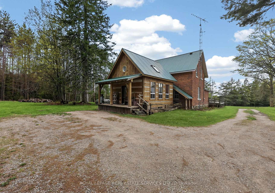 1351-flos-road-11-e-springwater-ontario-s13242362