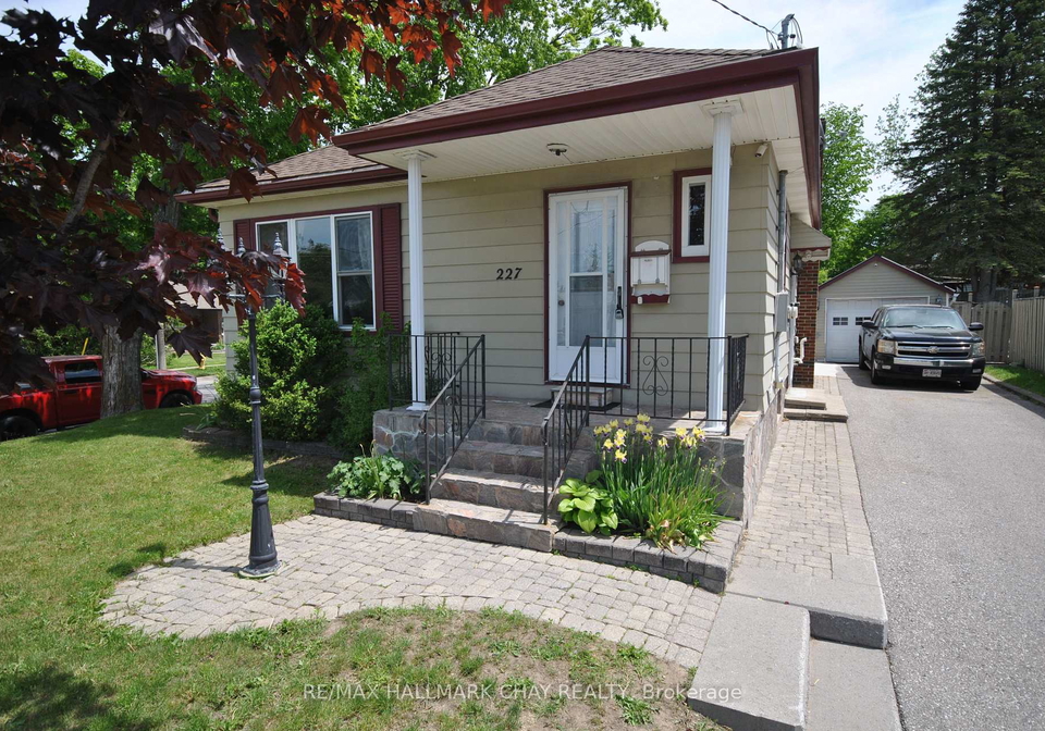227-duckworth-street-barrie-ontario-s13242604