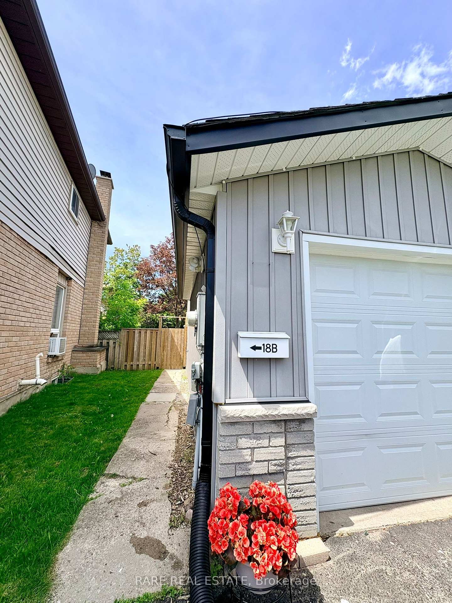 18-ridgeway-avenue-barrie-ontario-s13256452