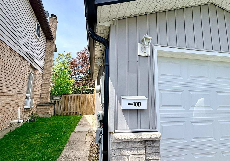18-ridgeway-avenue-barrie-ontario-s13256452