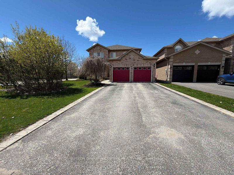1-buman-court-barrie-ontario-s13322054