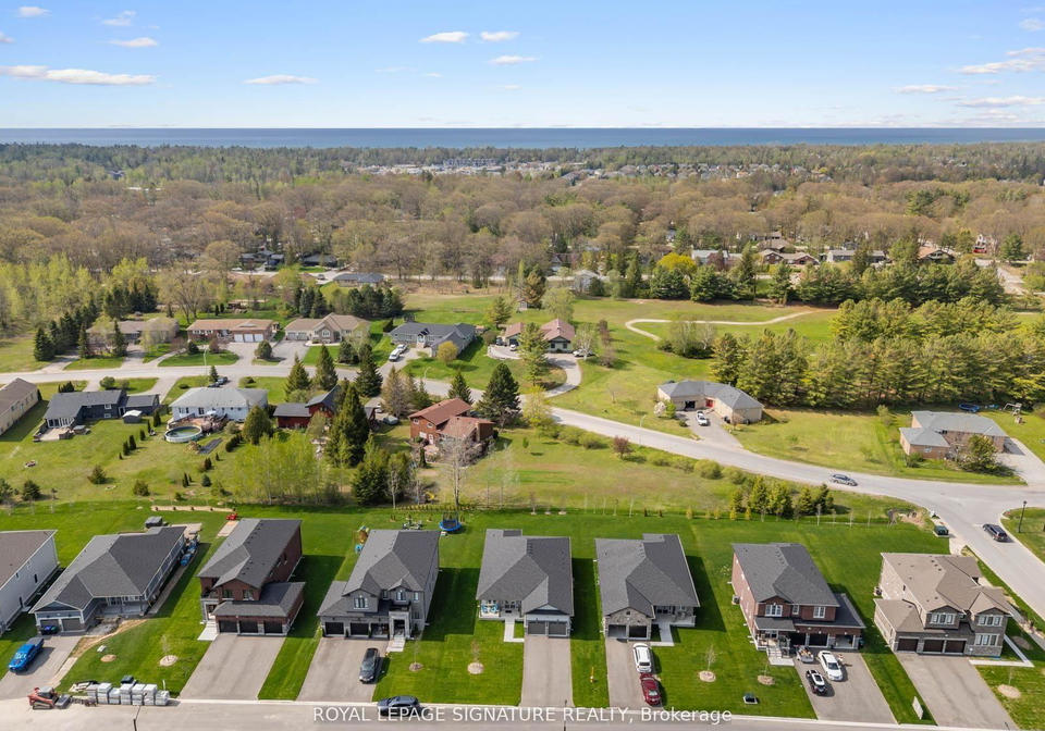 8-misty-ridge-road-wasaga-beach-ontario-s13410528