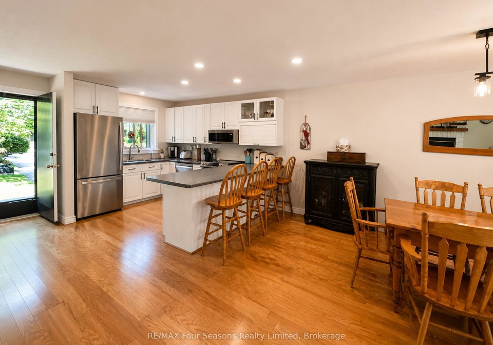 158-escarpment-crescent-collingwood-ontario-s13411032