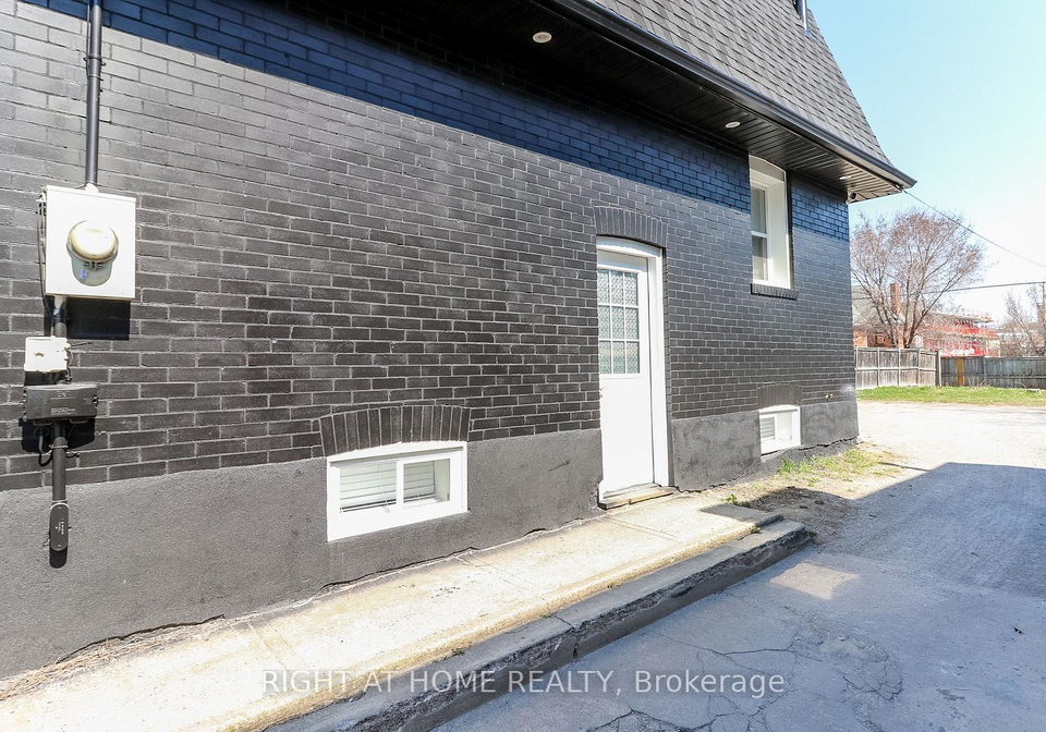 35-toronto-street-barrie-ontario-s13411292