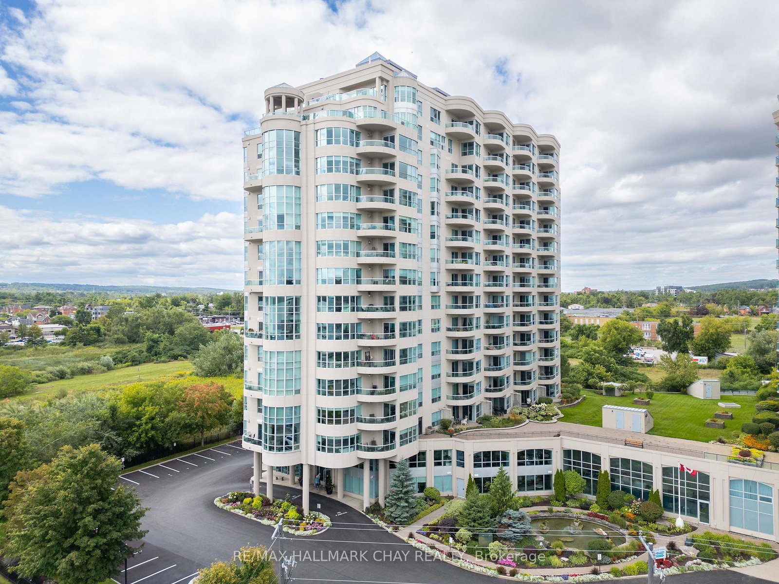 2-toronto-street-barrie-ontario-s13413562