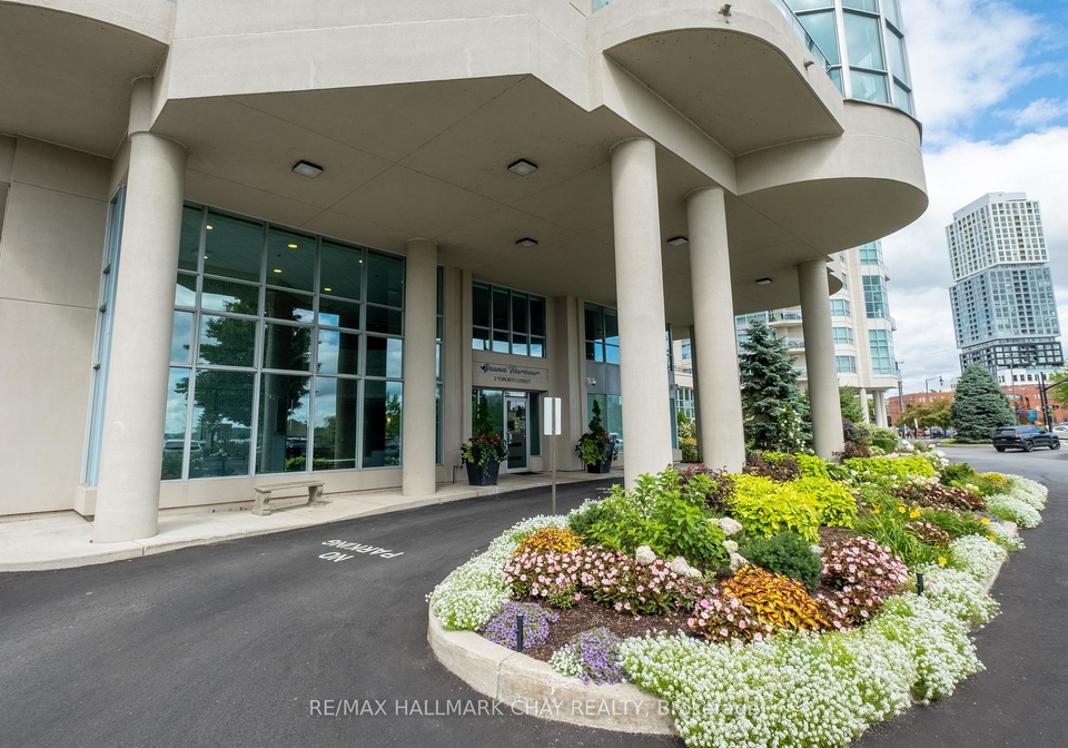 2-toronto-street-barrie-ontario-s13413562