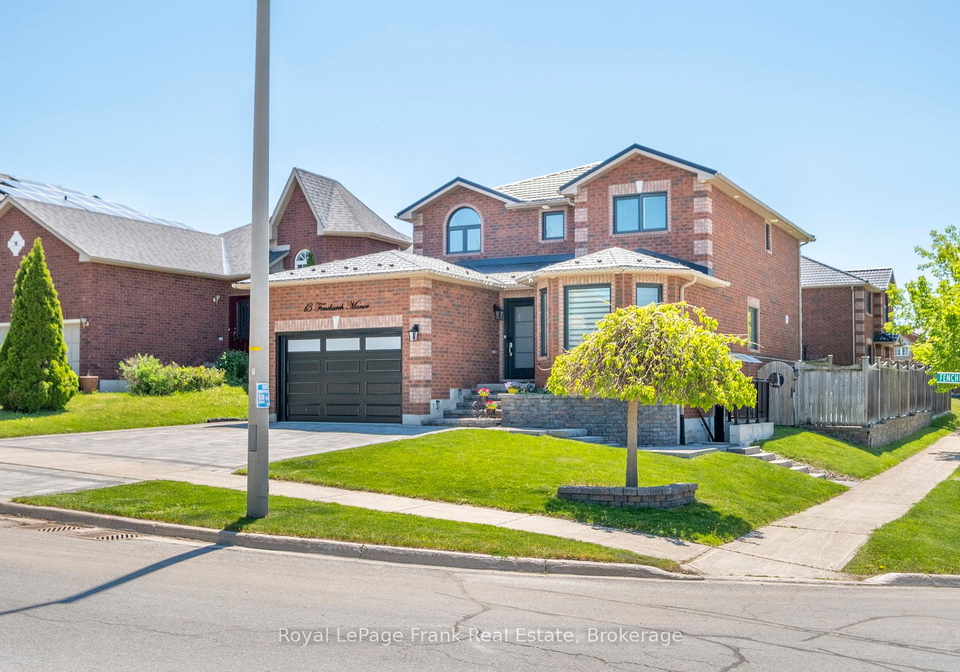 13-fenchurch-manor-barrie-ontario-s13415826